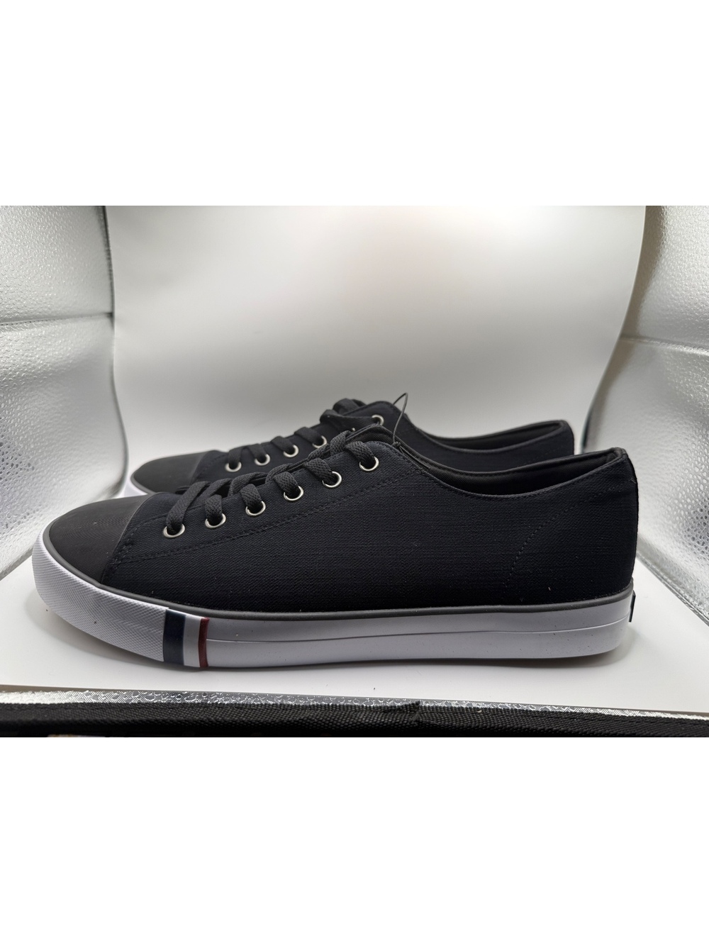 Ben Sherman Men’s 11 Dorset Lo Black Sneaker with memory foam insole